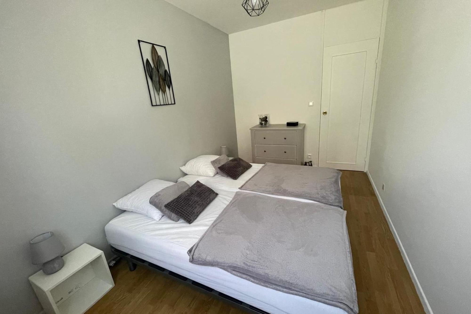 Hébergement de vacances Beautiful And Spacious House Near The Sea Fréjus