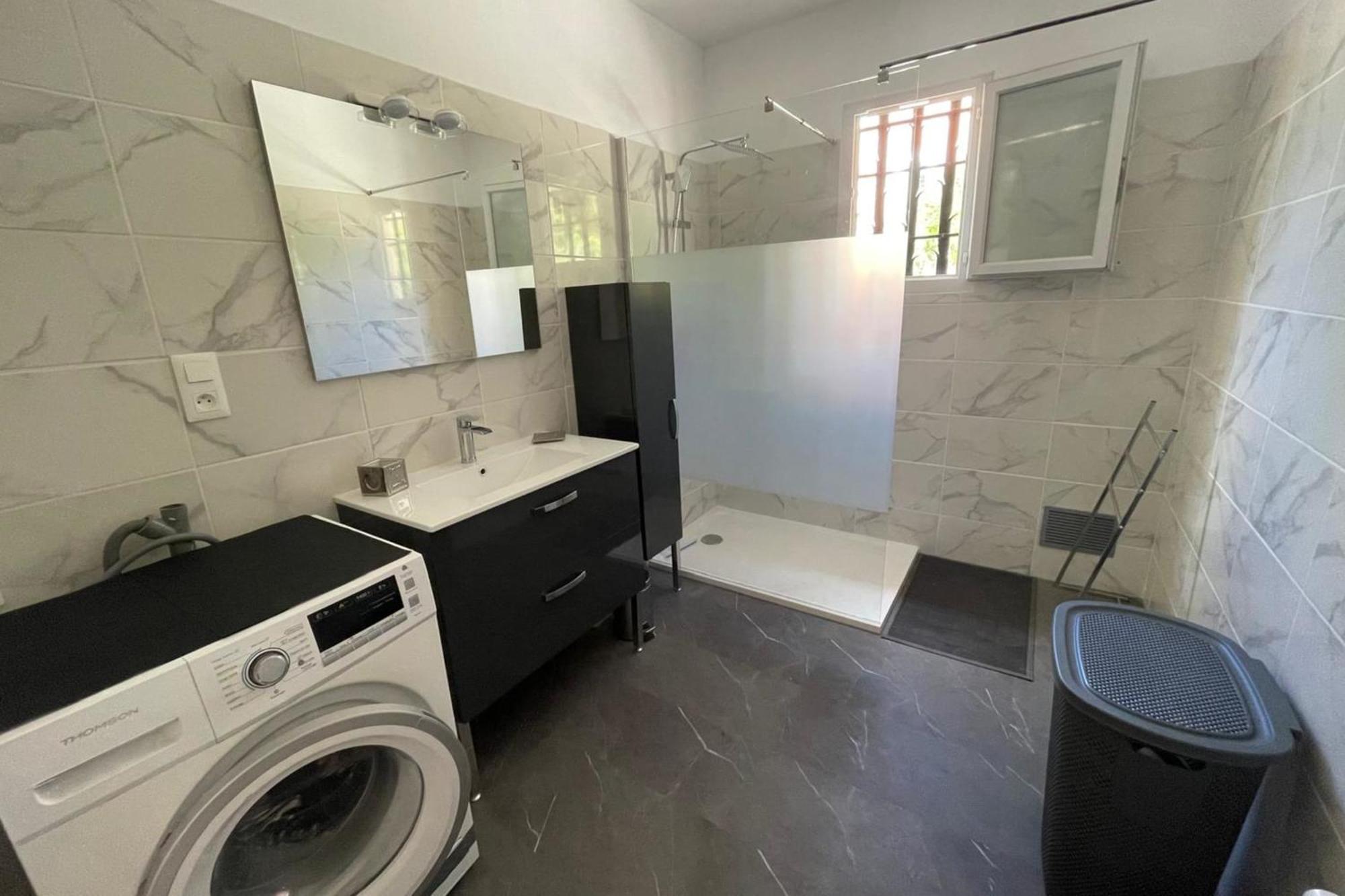 Beautiful And Spacious House Near The Sea Hébergement de vacances
